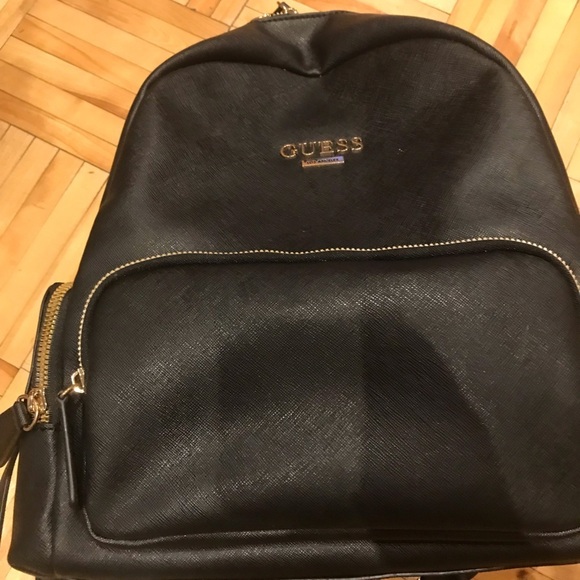 Guess backpack nwot​​​ - Picture 1 of 3